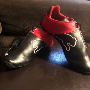 Boys size 5 PUMA Ferrari Future Cat Trainers